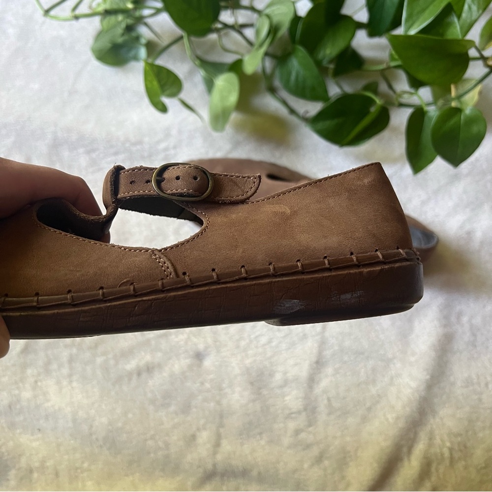 Vintage Rieker Taupe T-Strap Leather Mary Janes - Picture 5 of 6